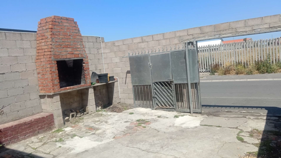 3 Bedroom Property for Sale in Matroosfontein Western Cape